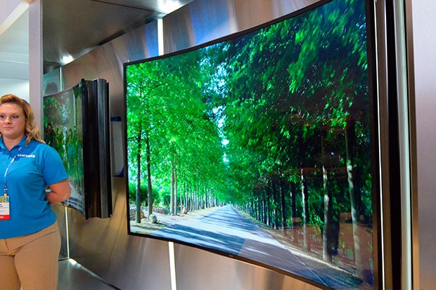 Ohybatelné televize od Samsungu a LG