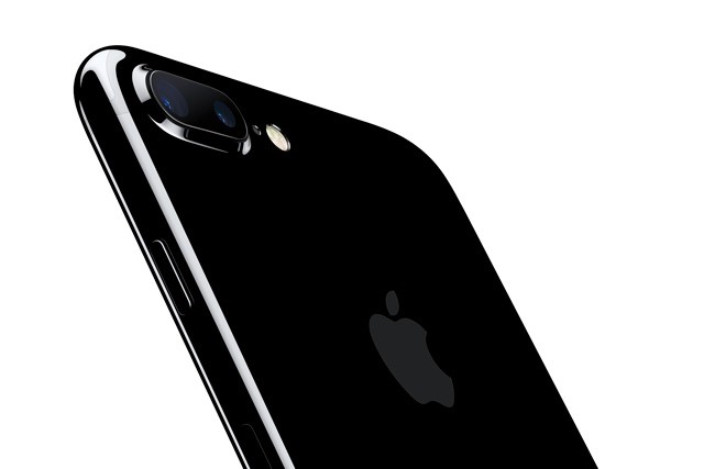 iPhone 7 a iPhone 7 Plus jsou tu!