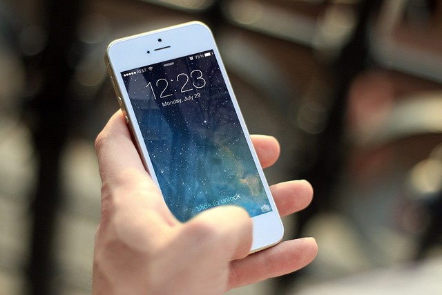 Češi po 25 let s mobily, teď chceme hlavně data