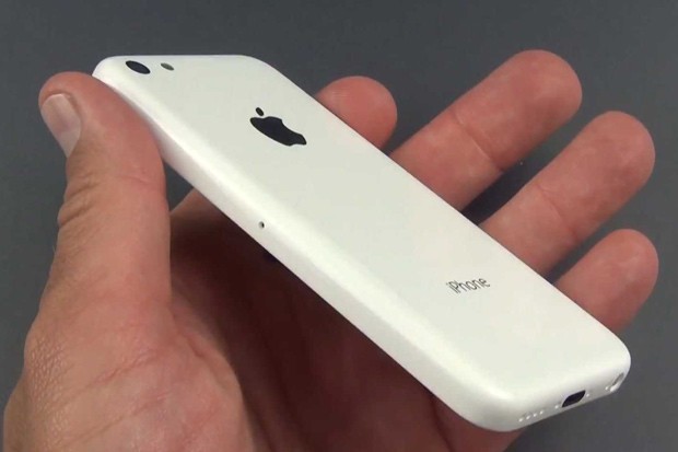 Cena iPhone 5C klesá
