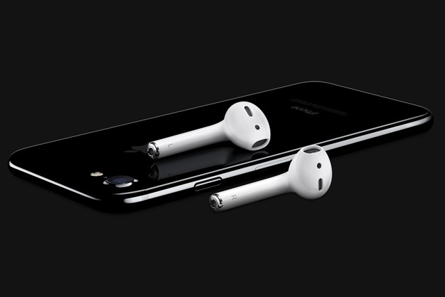 Apple AirPods jsou v prodeji