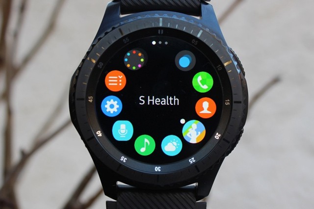 Samsung Gear S3,S2 a Fit2 nyní připojíte i k iPhonu