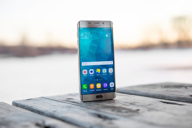 Samsung Galaxy S7 edge jako nejlepší smartphone