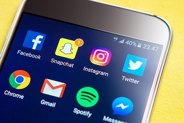 Instagram stále válcuje Snapchat