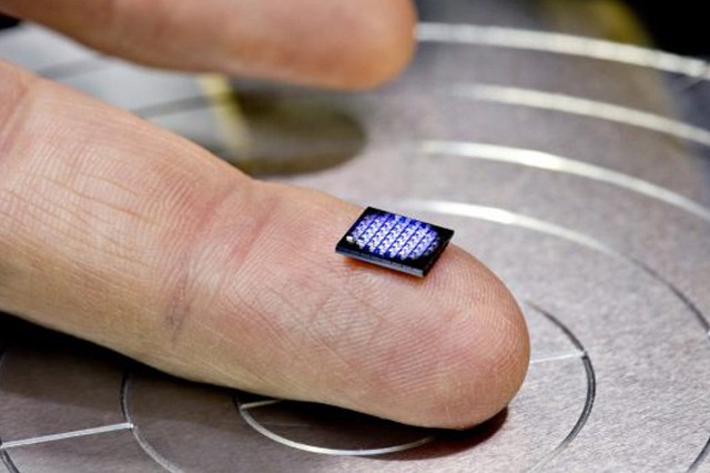Nejmenší počítač na světě má milimetr čtverečný