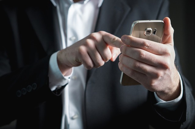 Facebook monitoruje všechny vaše zprávy, a to i v Messengeru!