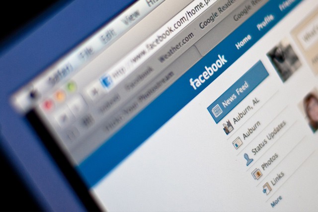 Mladší 16 let budou od konce května bez Facebooku