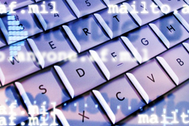 Hackeři zase útočí: Posílají podvodné maily z banky