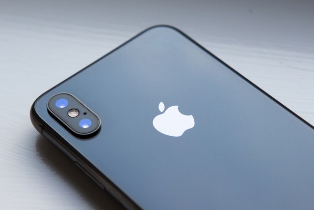 iPhone X přežil 2 týdny pod vodou!