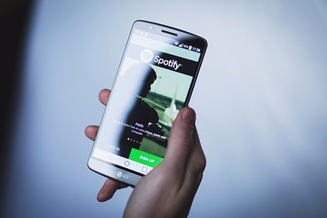 Spotify a Samsung se spojují proti Applu