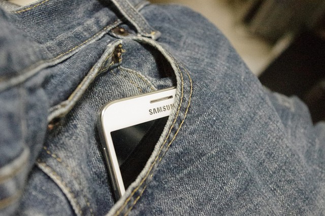 Samsung představil ohebný telefon