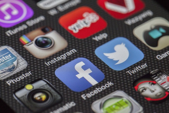 Facebook propojí Instagram, WhatsUpp i Messenger