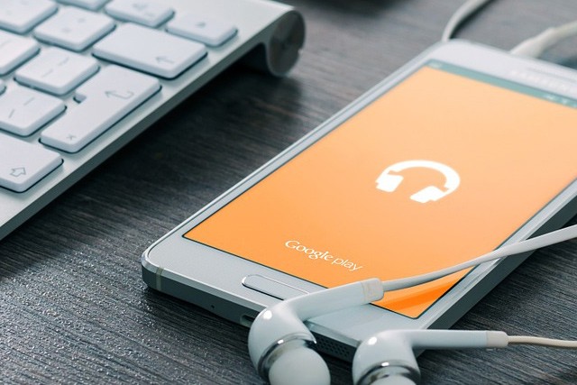 Appky z Google Play kradly fotky a nabízely porno