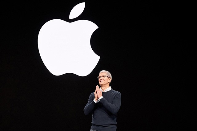 Apple představil nové služby: televize, platební karta i herní platforma