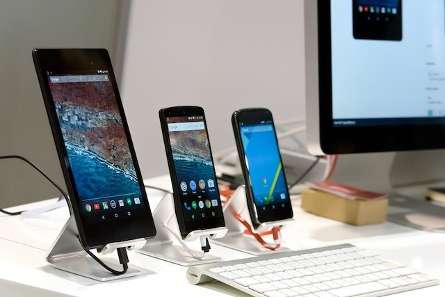 Loni se v Česku prodalo 4,5 milionu mobilů