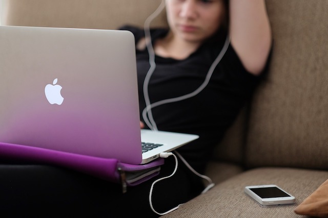 Apple plánuje přidat Face ID i do Maců