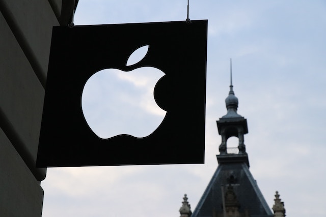 Apple bude dodávat díly neautorizovaným servisům