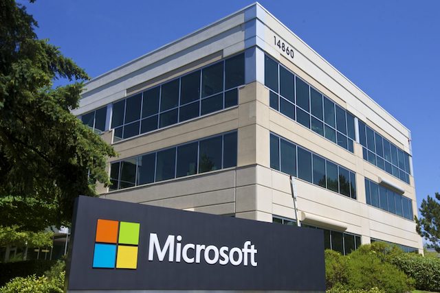 Kloub vyplněný kapalinou? Microsoft pracuje na vlastním ohebném displeji