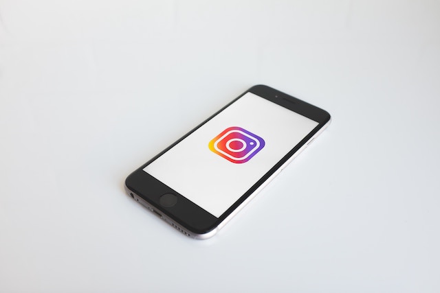 Tmavý režim přichází už i na Instagram