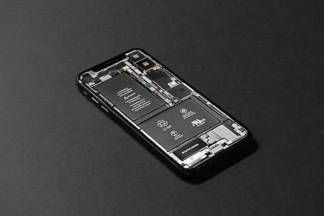 Apple zaplatí 11 miliard za zpomalování iPhonů