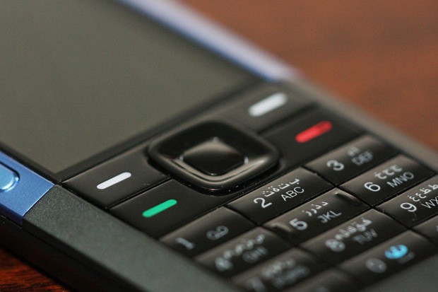 Nokia prohlašuje, že nechystá výrobu ani prodej chytrých telefonů