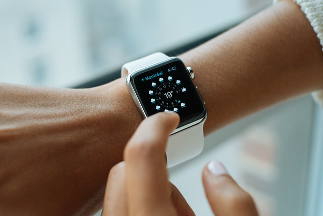 Apple příští rok představí nové Apple Watch SE