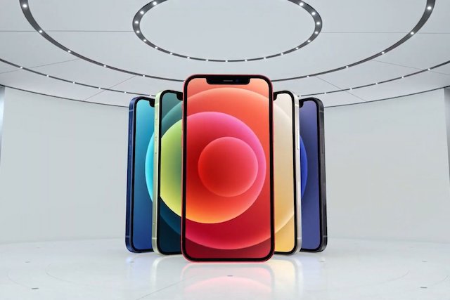 iPhone 12 odstartoval předprodej, skladové zásoby jsou ale omezené