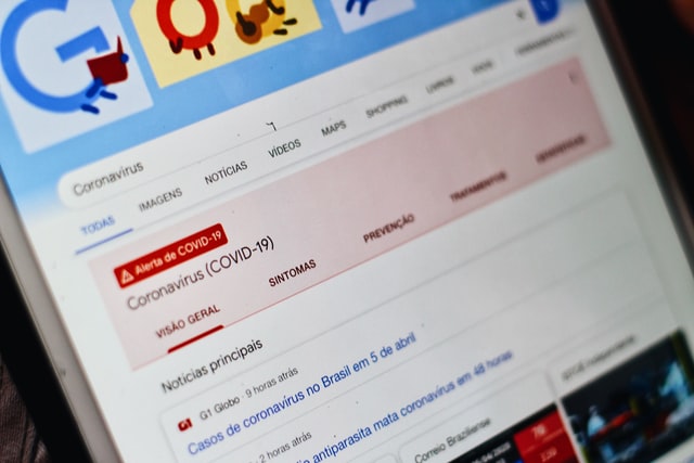 Útočníci rozesílají falešné SMS a e-maily s výsledky testů na COVID-19