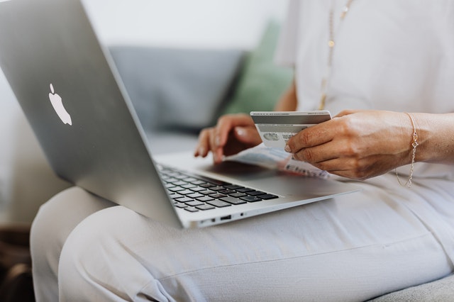 E-shopy s elektronikou hlásí nárůst objednávek až o 80 %