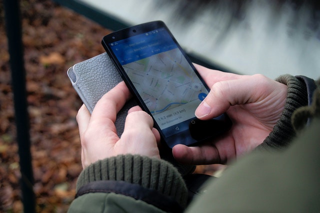 Přes Google Mapy můžete zaplatit za parkování už ve 400 městech
