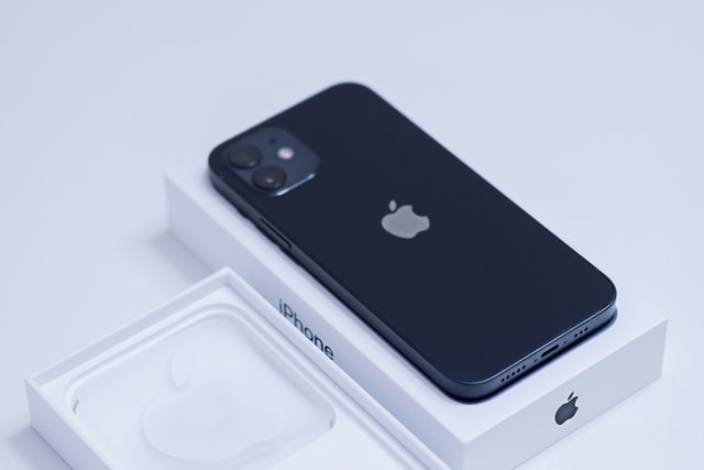 Apple přesunul výrobu iPhonů 12 do Indie