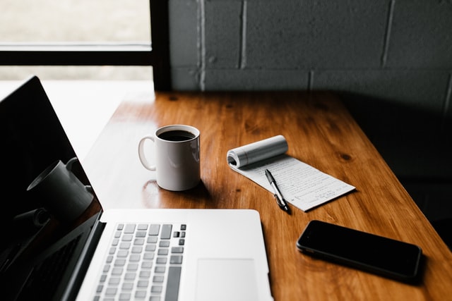 Živnostníci využívají internet o třetinu více než loni