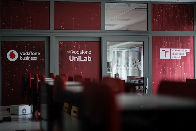 Vodafone otevře laboratoř 5G sítí #VodafoneUniLab