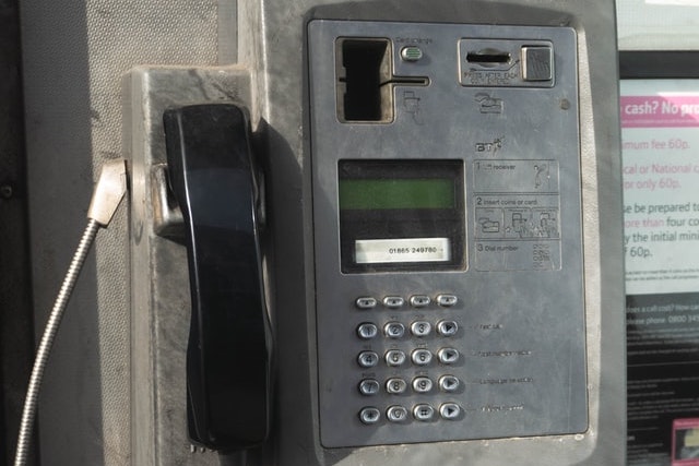 Konec telefonních budek v Česku: Na Příbramsku odstranili poslední