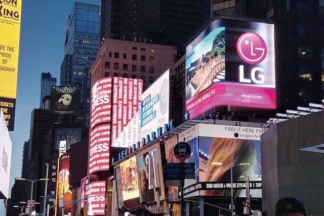 LG bude místo vlastních telefonů prodávat iPhony