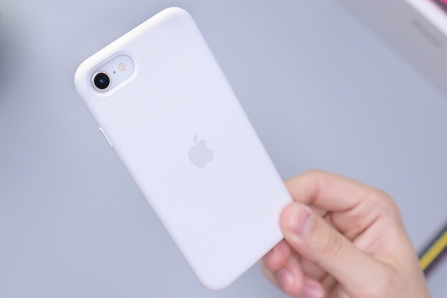 Apple brzy představí iPhone SE 3 s podporou 5G