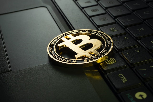 Salvador se po zavedení bitcoinu potýkal s technickými problémy a propadem kurzu