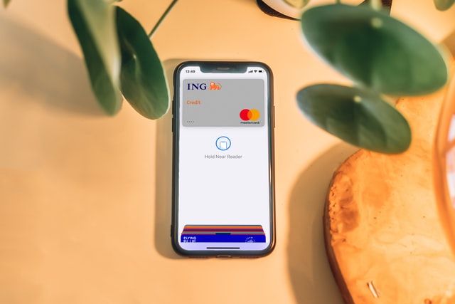 Dejte si pozor na nepovolené platby, z iPhonů mohou odcházet i bez odblokování telefonu