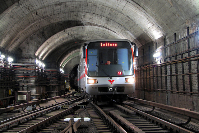 Pražské metro je kompletně pokryto LTE internetem
