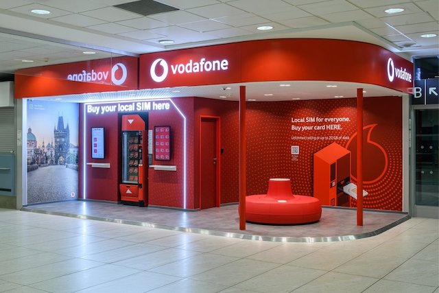 Vodafone otevřel první samoobslužnou prodejnu