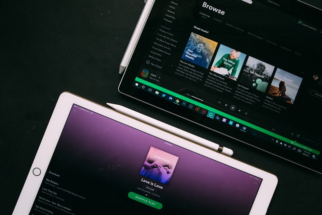 Na Spotify si brzy přehrajete i audioknihy