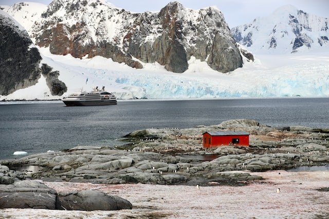 Antarktidu propojí se zbytkem světa podmořský optický kabel