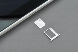 Nový iPhone 14 je první telefon bez slotu na SIM kartu