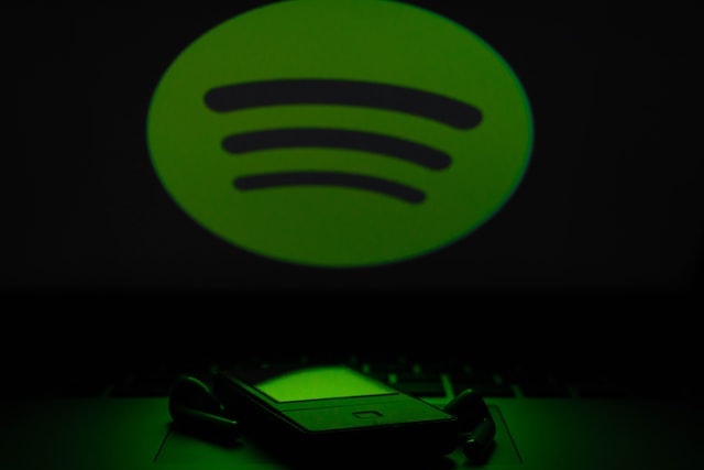Spotify přidal do své aplikace audioknihy