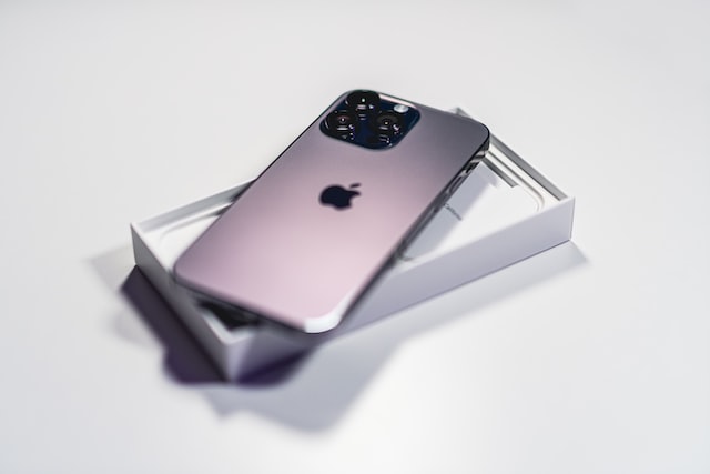 Nový iPhone 14 Pro je téměř na všech e-shopech vyprodaný