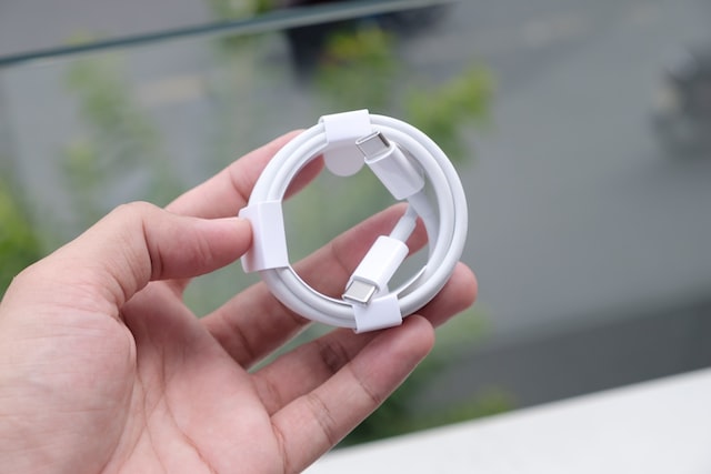 iPhony příští rok přejdou na USB-C, půjde ale jen o dočasné řešení