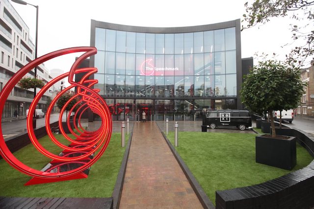 Vodafone Group plánuje zrušit stovky pracovních míst