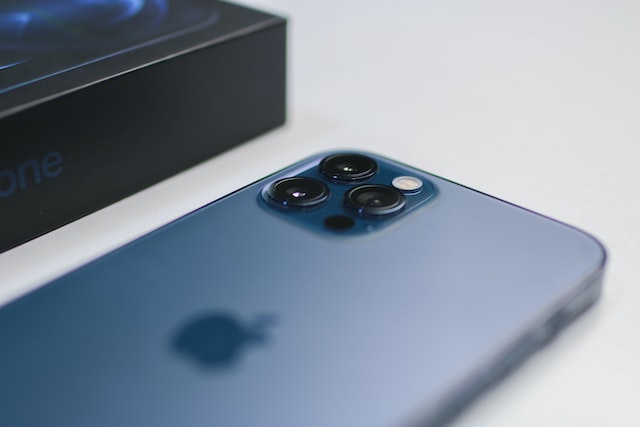 Apple chce konkurovat Samsungu novým iPhonem Ultra