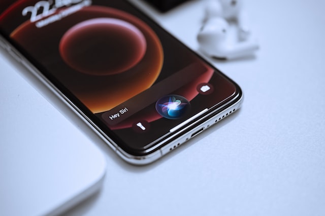 Apple pracuje na umělé inteligenci podobné ChatGPT