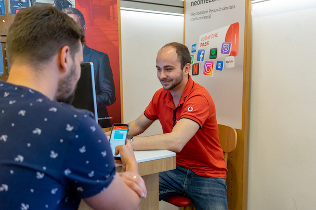 Dva roky po zavedení částečných úvazků pracuje ve Vodafonu pětina nováčků na part-time